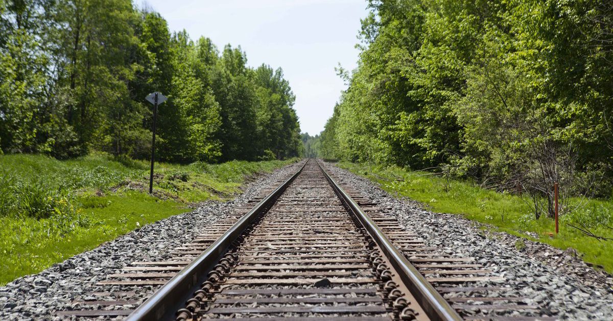 Railroad Track Facts… Construction, Safety and More.